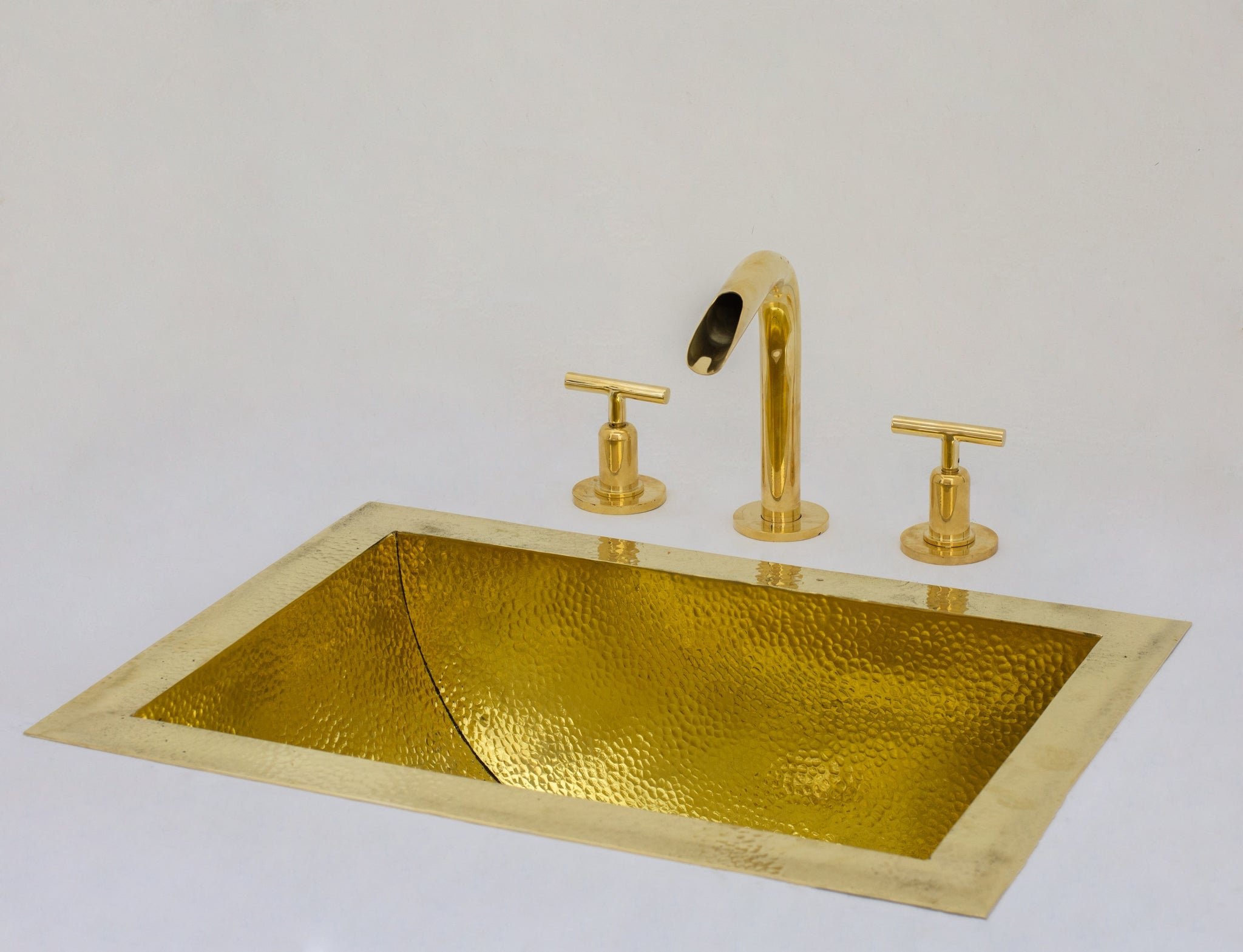 Hand-Hammered Moroccan Solid Brass Bar Sink — Basin Undermount Rim Detail